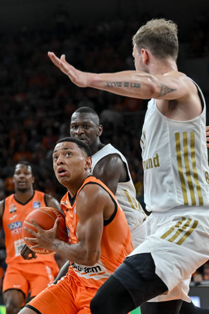 球队中名列 球队中名列