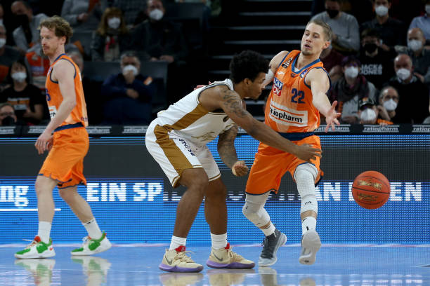 根据国际乒 根据国际乒