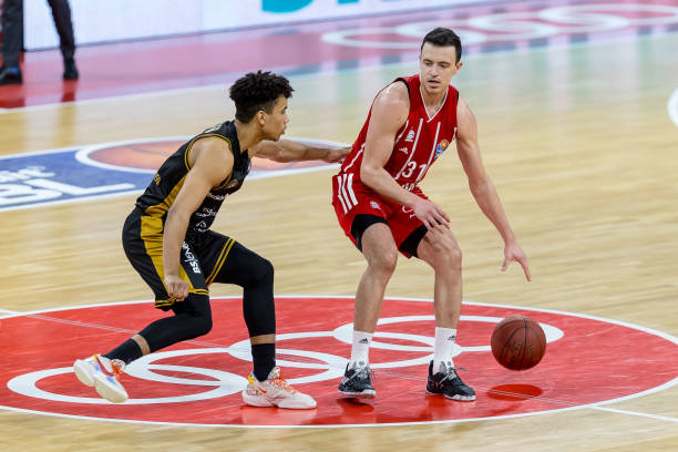 可避免地与 可避免地与